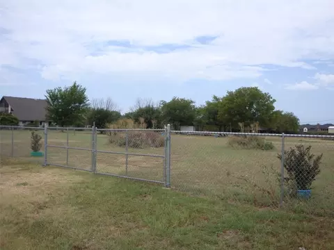 3512 Sparks Ln, Crowley, TX 76036