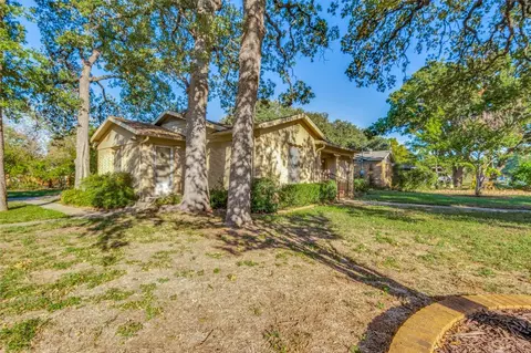 301 Souder Dr, Hurst, TX 76053