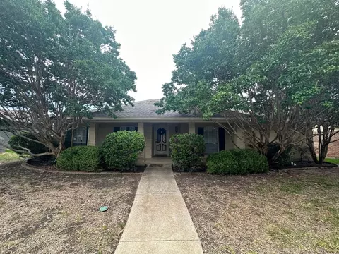 10222 Echo Ridge Ct, Dallas, TX 75243