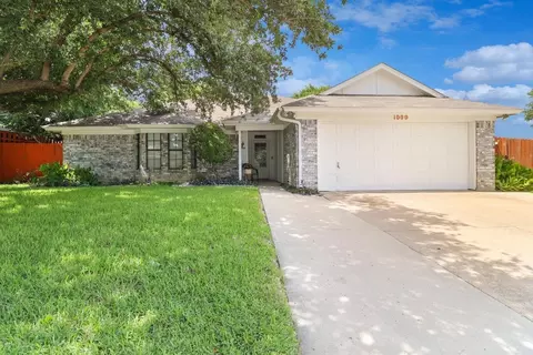 1000 Parkhill Ave, Saginaw, TX 76179