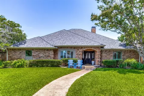 8827 Lacrosse Dr, Dallas, TX 75231