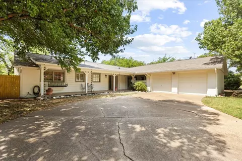 4621 Fawn Dr, Fort Worth, TX 76132