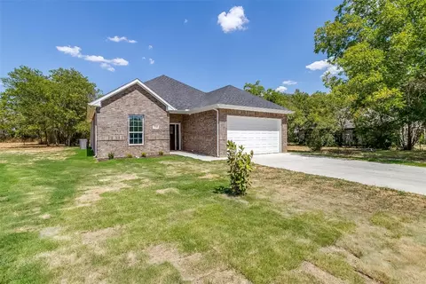108 Cleveland St, Cleburne, TX 76033
