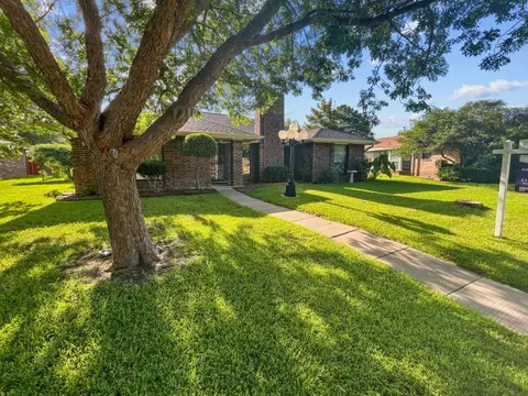 428 Larchbrook Dr, Garland, TX 75043
