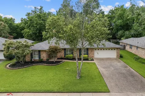 7362 Camelback Dr, Shreveport, LA 71105