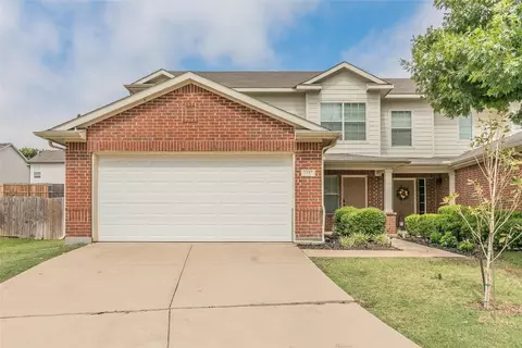 7517 Howling Coyote Ln, Fort Worth, TX 76131