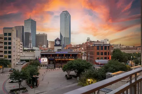 2323 N Houston St #407, Dallas, TX 75219