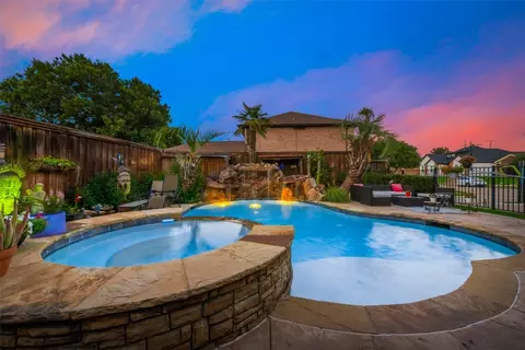 6802 Chimneywood Cir, Rowlett, TX 75089