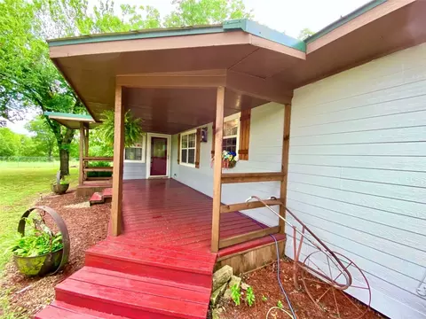 1325 W 10th St, Bonham, TX 75418