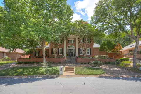3713 Black Canyon Rd, Fort Worth, TX 76109