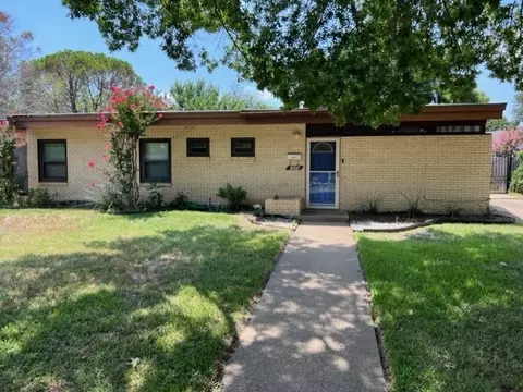 1609 Priscilla Ln, Irving, TX 75061