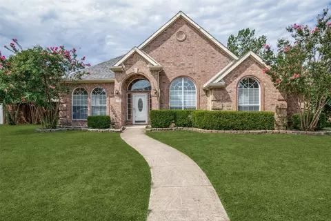 2721 Grasmere St, Garland, TX 75040