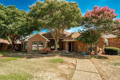 1218 Magnolia Dr, Carrollton, TX 75007