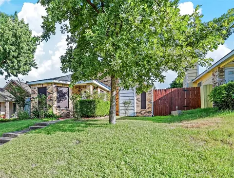 1314 Maplewood Dr, Lewisville, TX 75067