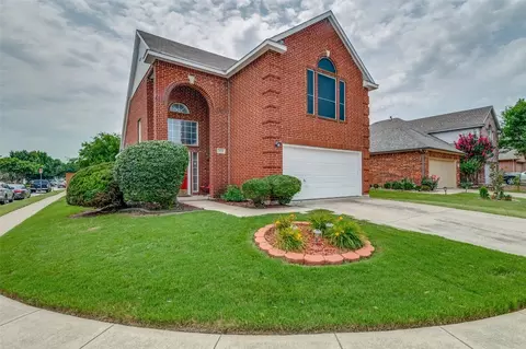 5028 Glenscape Trl, Fort Worth, TX 76137