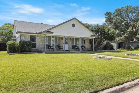 3317 Spring Valley Dr, Bedford, TX 76021