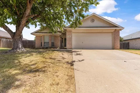 1025 Miles Ave, Burleson, TX 76028