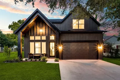 2210 Roanoke Ave, Dallas, TX 75235