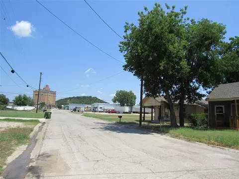 605 2nd Ave, Mineral Wells, TX 76067
