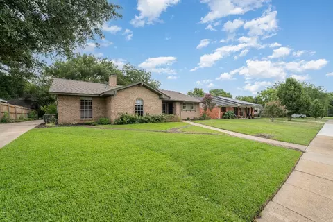 2715 N Cypress Cir, Plano, TX 75075