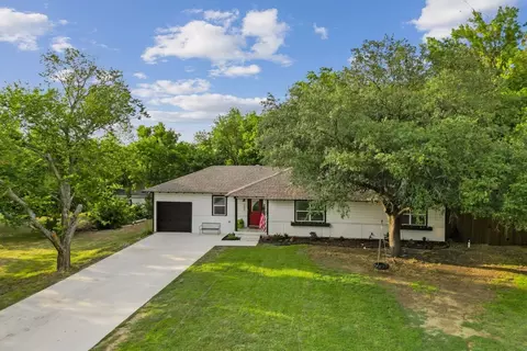 205 E 2nd St, Prosper, TX 75078 photo 2