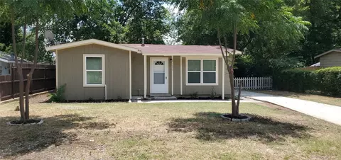5640 Lester Granger Dr, Fort Worth, TX 76112