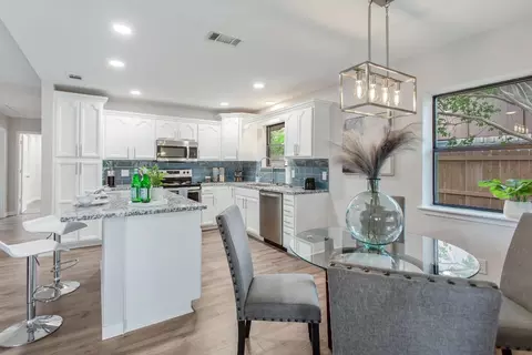 8809 Deerwood Dr, Rowlett, TX 75088
