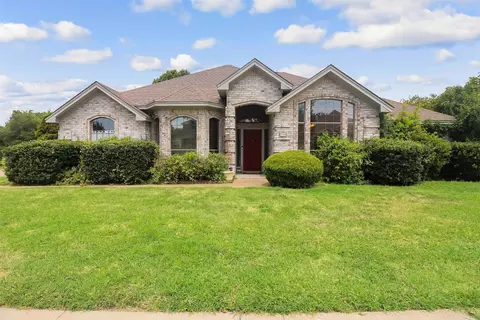 1201 Oakgrove Ln, Bedford, TX 76021