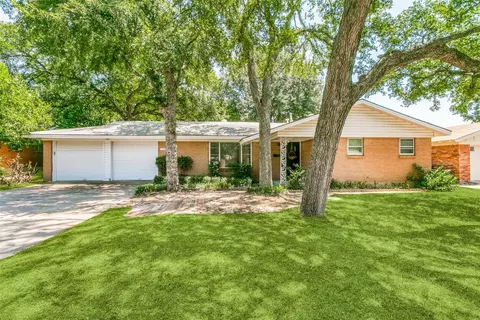 1108 Valley View Dr, Hurst, TX 76053