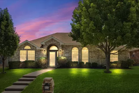 1138 Hampshire Ln, Cedar Hill, TX 75104