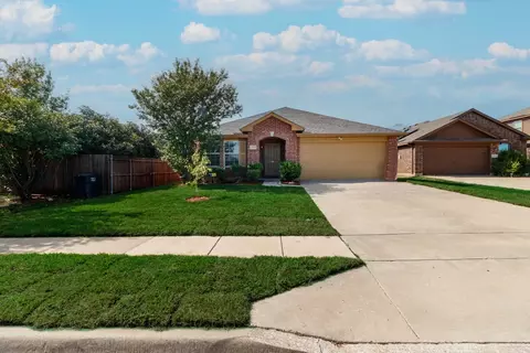 8808 Irish Bend Dr, Fort Worth, TX 76123