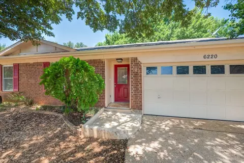 6220 Maple Springs Dr, Arlington, TX 76001