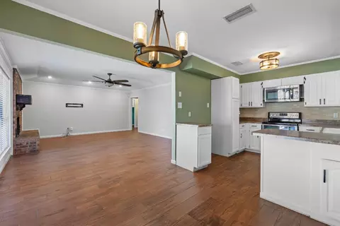 1209 Meadowview Dr, Euless, TX 76039 photo 14