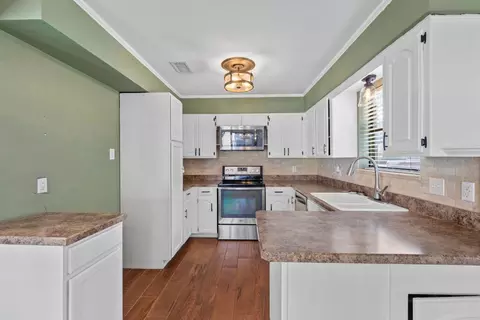 1209 Meadowview Dr, Euless, TX 76039 photo 15