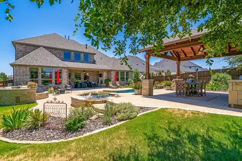 9145 Cordero Dr, North Richland Hills, TX 76182
