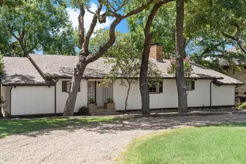 1013 Fox Hollow Ln, Oak Point, TX 75068