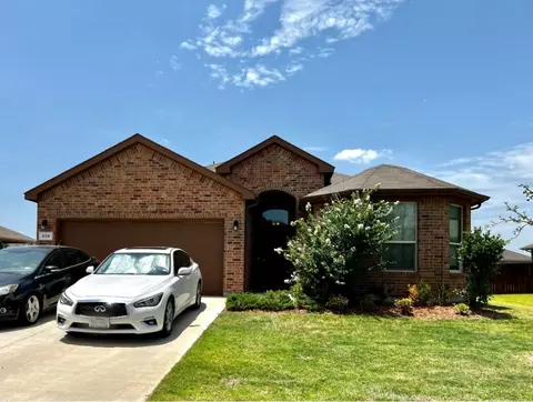 439 Regatta Ln, Azle, TX 76020