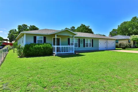 526 Kennedy St, Clyde, TX 79510
