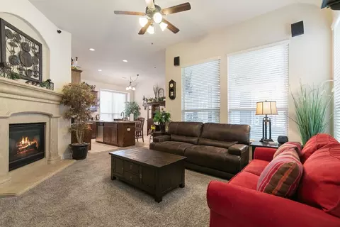 1128 Charleston Ln, Savannah, TX 76227