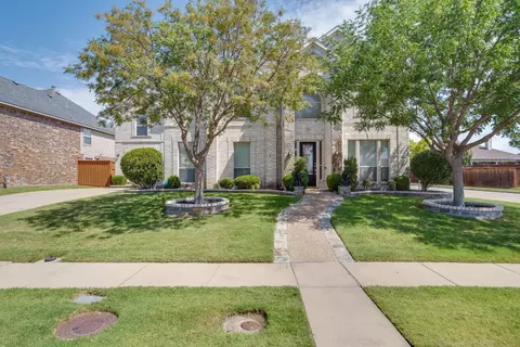 1200 Apache Lake Dr, Carrollton, TX 75010