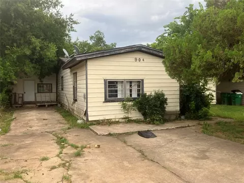 904 Throckmorton St, Mckinney, TX 75069
