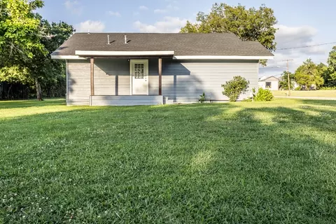 205 E Cardinal St, Ector, TX 75439 photo 2