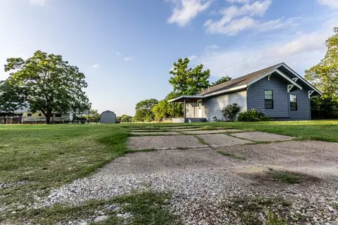 205 E Cardinal St, Ector, TX 75439 photo 4