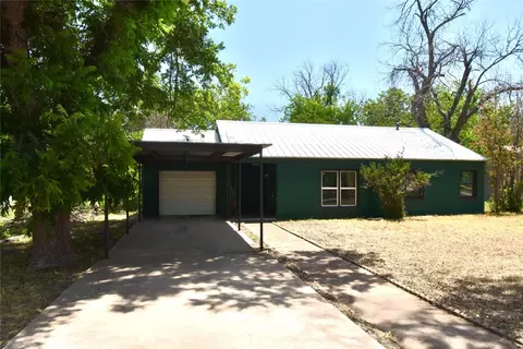 1905 S China St, Brady, TX 76825