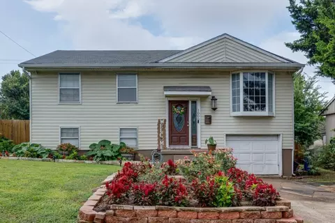 1006 Montclair Dr, Garland, TX 75040