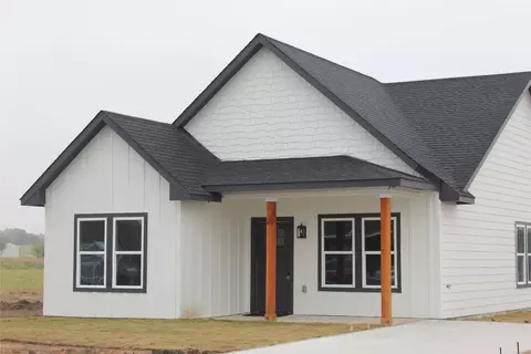 102 N Don St, Itasca, TX 76055