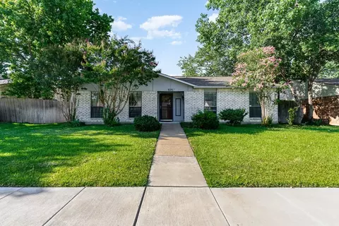 829 Cambridge Dr, Plano, TX 75023