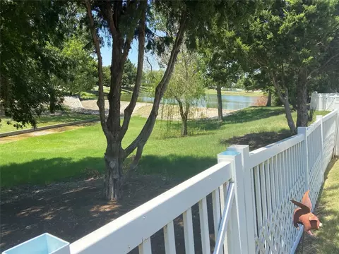 1005 Wisteria Ln, Savannah, TX 76227