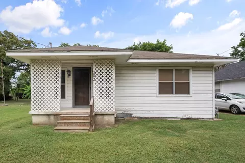 302 E Thompson St, Corsicana, TX 75110