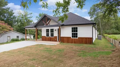 427 E Washington St, Denison, TX 75021 photo 2